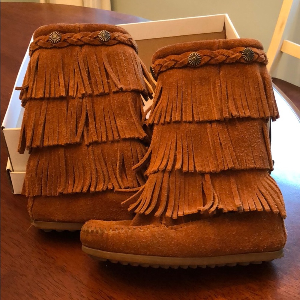 Minnetonka Girls 3 Layer Fringe Boot